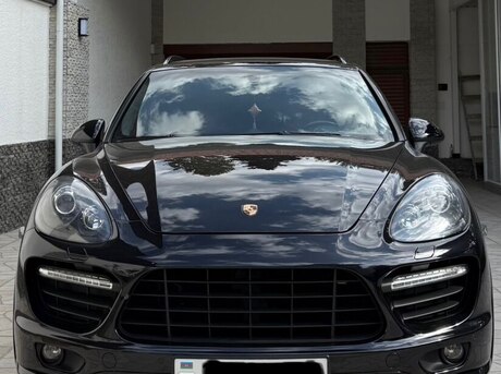 Porsche Cayenne GTS 2014