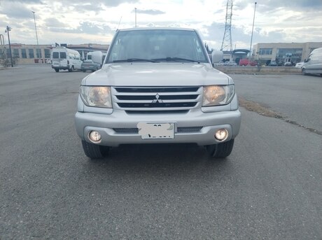 Mitsubishi Pajero io 2002