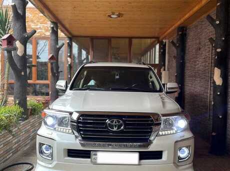 Toyota Land Cruiser 2012
