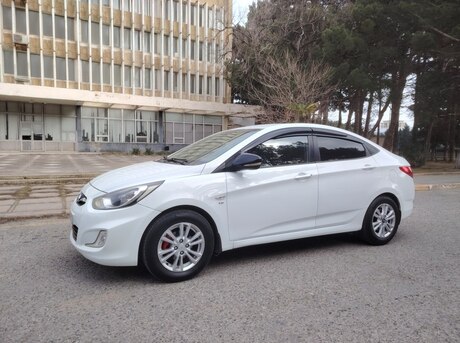 Hyundai Accent 2012