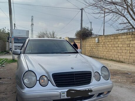 Mercedes E 220 2000