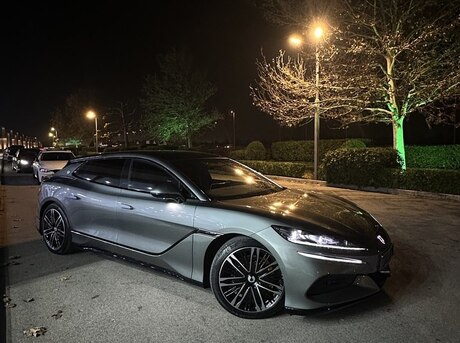 Denza Z9 GT