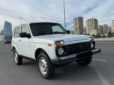 LADA (VAZ) Niva 2011