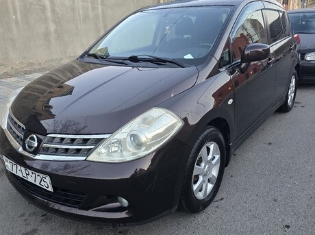 Nissan Tiida 2011