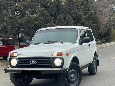 LADA (VAZ) Niva 2010