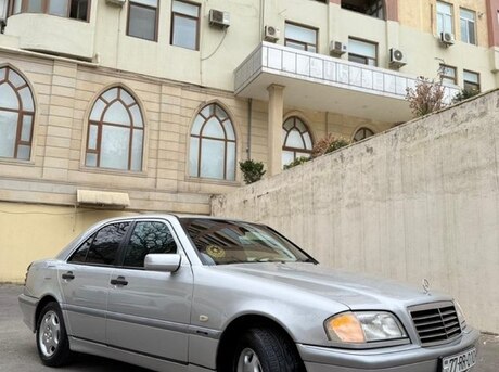 Mercedes C 220
