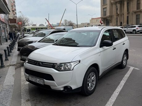 Mitsubishi Outlander 2013