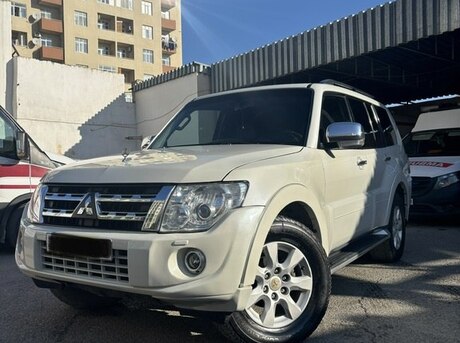 Mitsubishi Pajero 2012