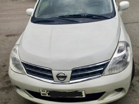Nissan Tiida 2011