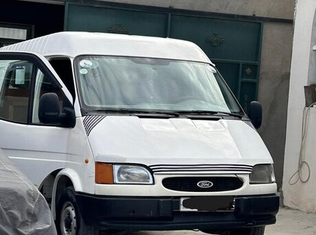 Ford Transit 2000