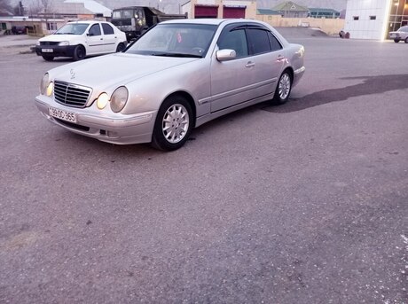 Mercedes E 240 2001
