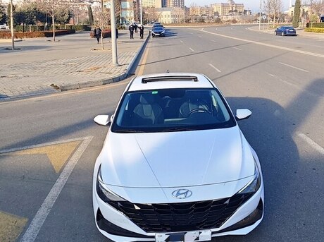 Hyundai Elantra 2022