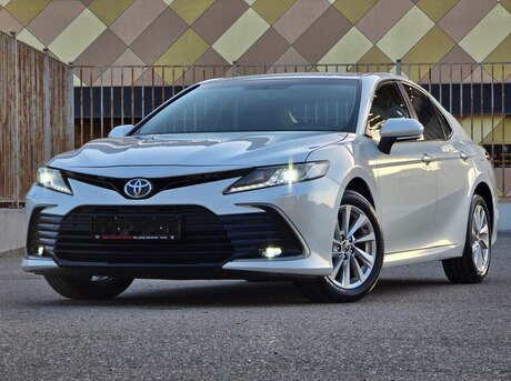 Toyota Camry 2021