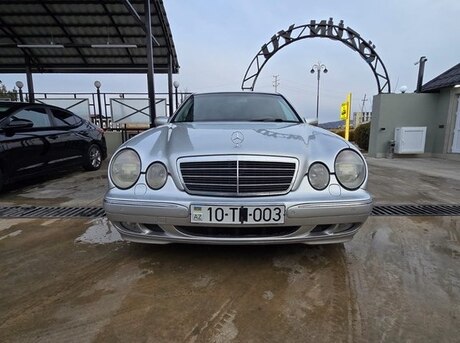 Mercedes E 320