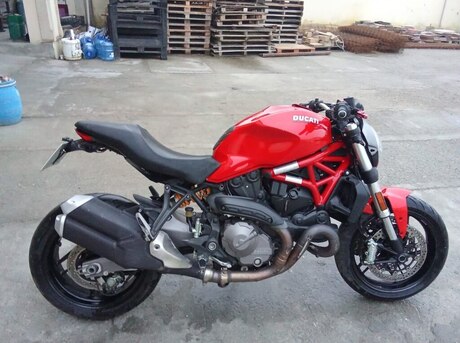 Ducati Monster 821 Stealth