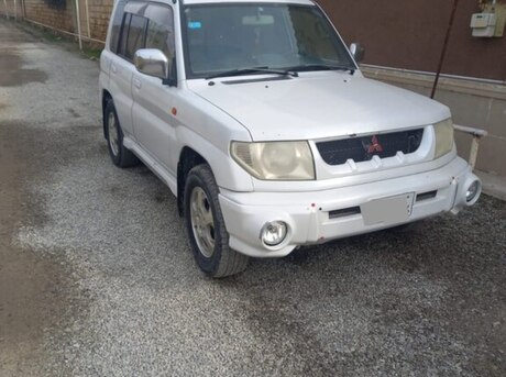Mitsubishi Pajero io 1998