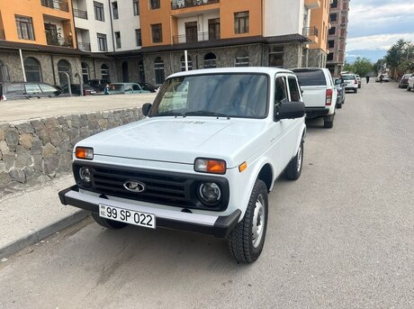 LADA (VAZ) Niva 2015