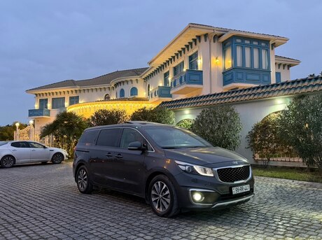 Kia Carnival