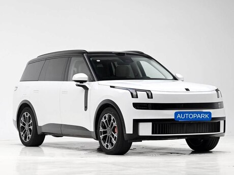 Lynk & Co 900