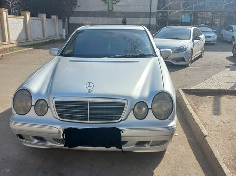 Mercedes E 220 2001