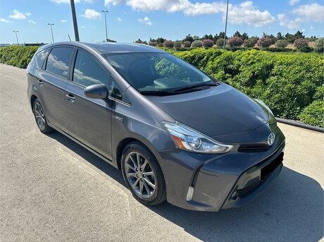 Toyota Prius V