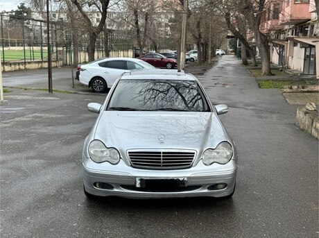 Mercedes C 180