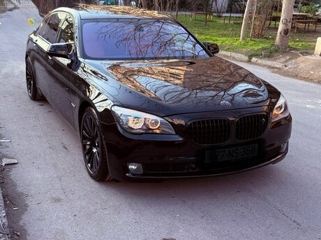 BMW 750 2009
