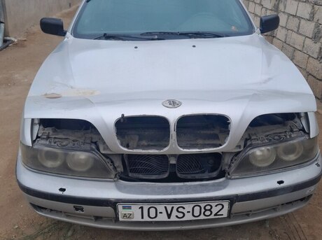 BMW 523