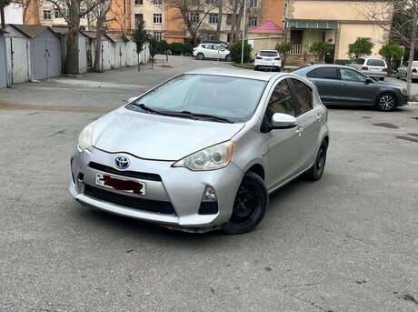 Toyota Prius C 2014