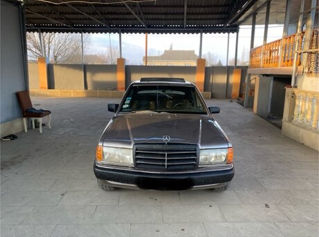 Mercedes 190 1990