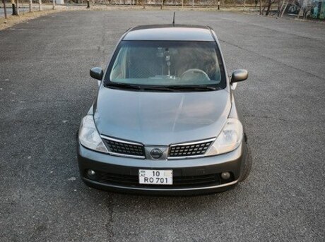 Nissan Tiida 2006
