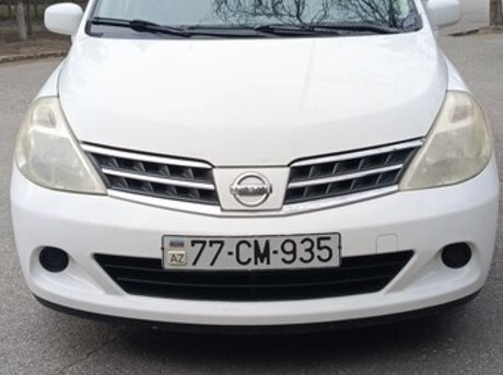 Nissan Tiida 2012