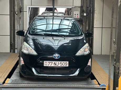 Toyota Aqua 2015