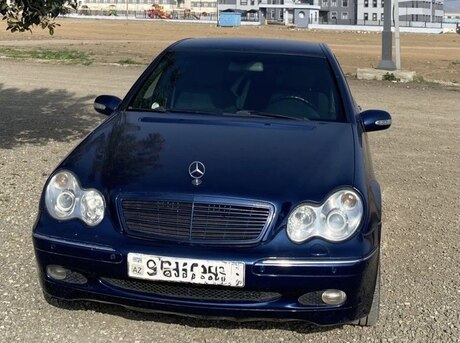 Mercedes C 200