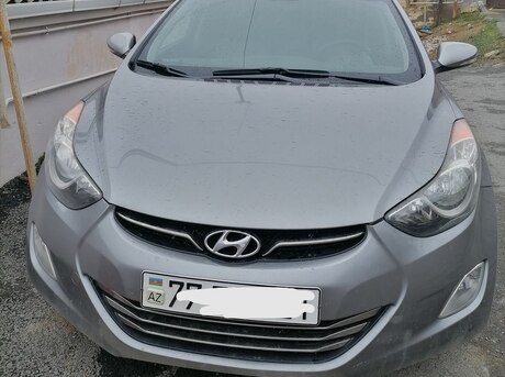 Hyundai Elantra 2012