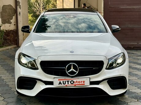 Mercedes E 200