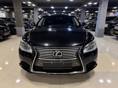 Lexus LS 460