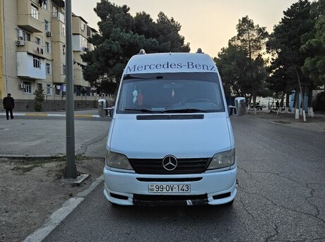 Mercedes Sprinter 208