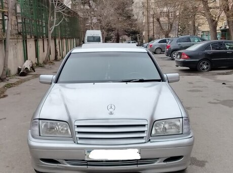 Mercedes C 180