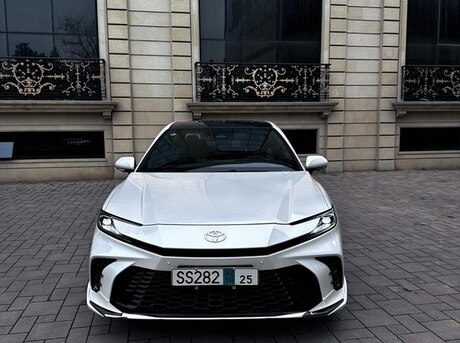 Toyota Camry 2025