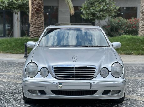 Mercedes E 220