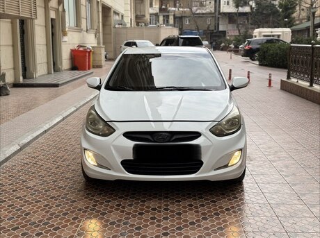Hyundai Accent 2011