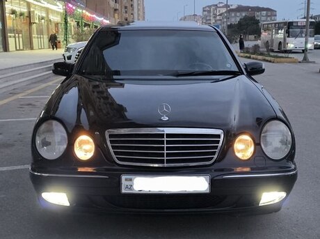 Mercedes E 220 2000