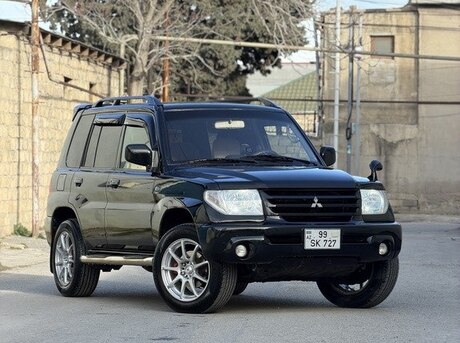 Mitsubishi Pajero io 2002