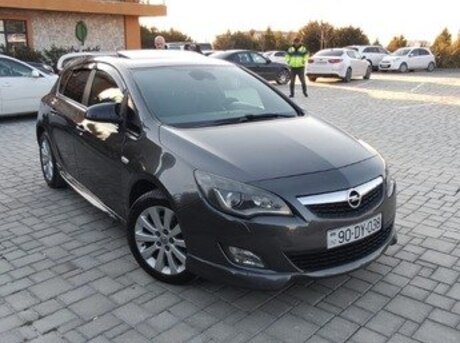 Opel Astra 2011