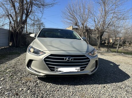 Hyundai Elantra 2017