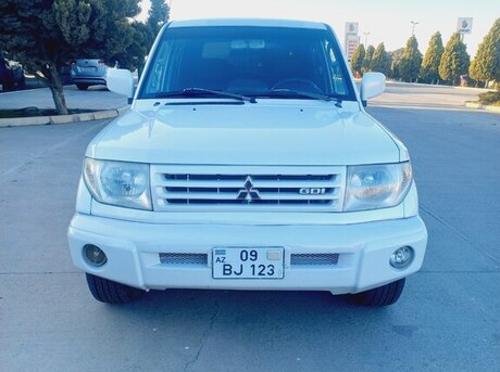 Mitsubishi Pajero io 1999