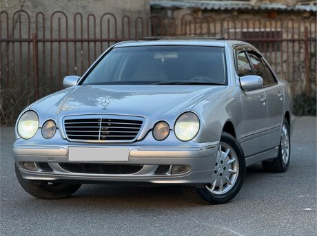 Mercedes E 320