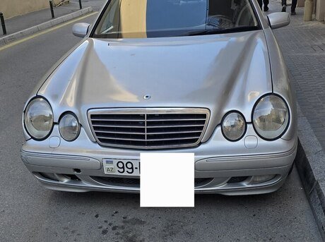 Mercedes E 220 2001