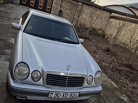 Mercedes E 230